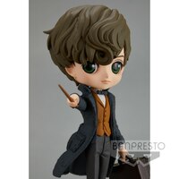 11711-fantastic-beasts-q-posket-newt-scamander-verb 5.jpeg