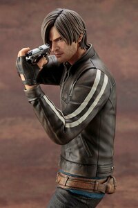 Leon S. Kennedy - Resident Evil: Vendetta - ARTFX - 14
