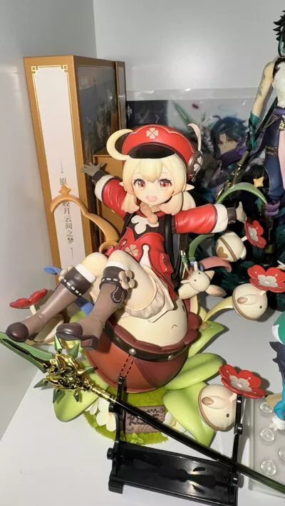 Ein kleiner Teil meines Genshin Fachs in meinem Kallax