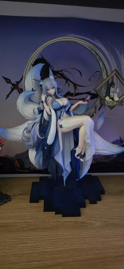 Shinano sieht Bezaubert aus 