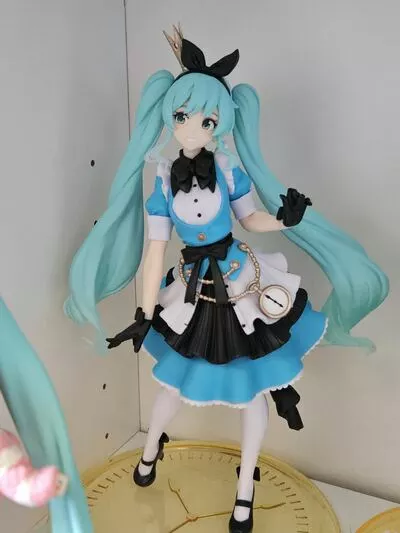 Miku Alice Wonderland