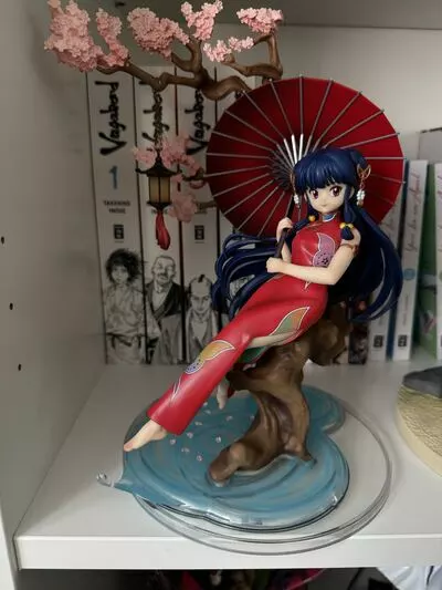 Shampoo - under the cherry blossom tree